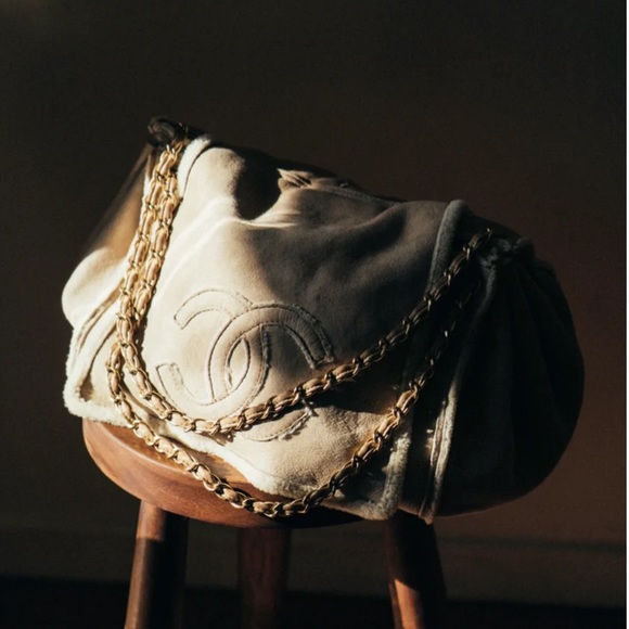 Chanel: Shearling Suede Sherpa CC Accordion Flap Chain Bag *RARE* - Picture 17 of 17